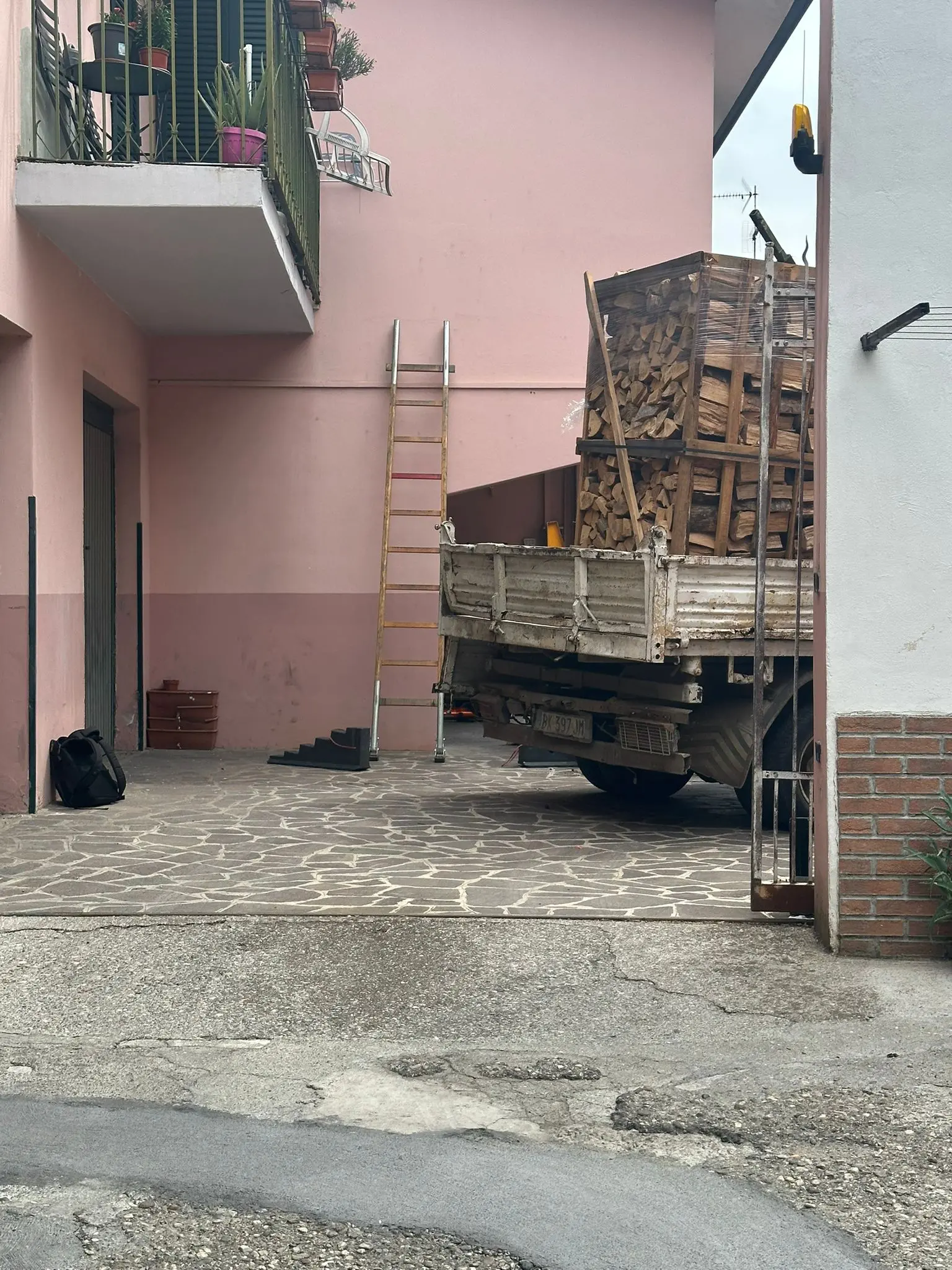 Il luogo dell'infortunio mortale a Bagnolo Mella