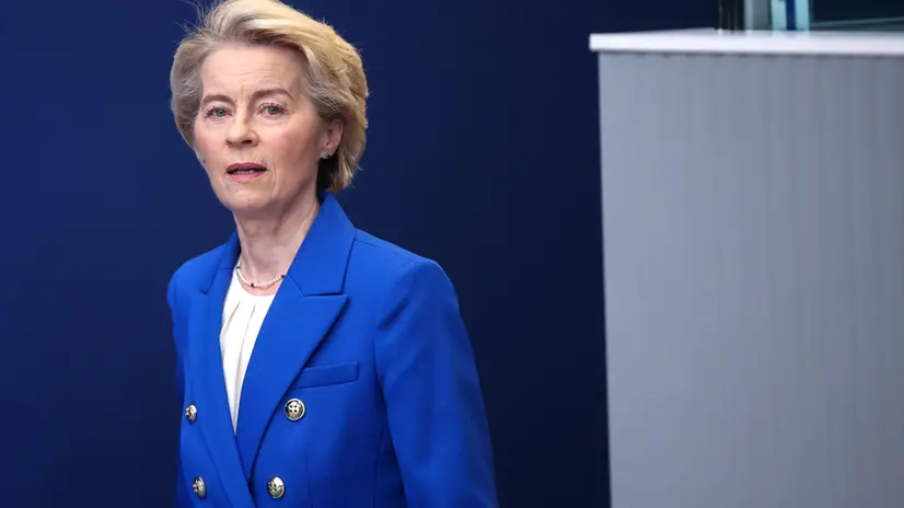 epa11939132 EU Commission President Ursula von der Leyen looks on during a press conference on a defense package aimed to secure Ukraine and Europe, at the European Commission in Brussels, Belgium, 04 March 2025. US President Donald Trump announced to put on hold military aid to Ukraine. EPA/OLIVIER MATTHYS