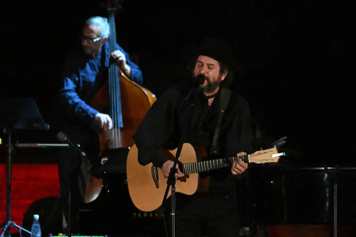 Vinicio Capossela sul palco del Vittoriale