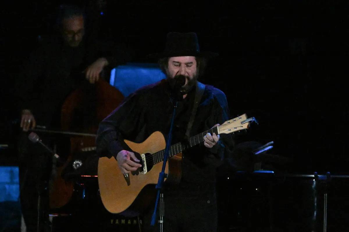 Vinicio Capossela sul palco del Vittoriale