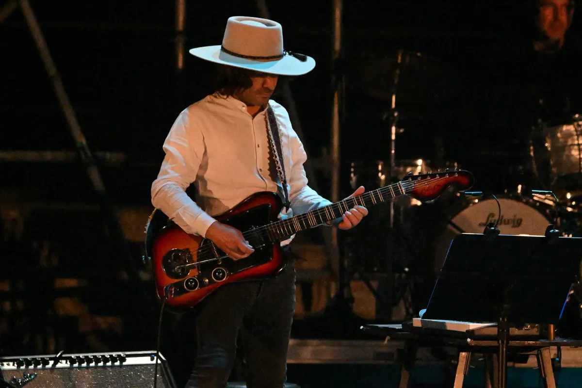 Vinicio Capossela sul palco del Vittoriale