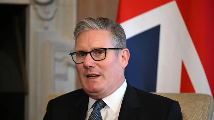 epa12258080 British Prime Minister Keir Starmer speaks during a meeting with India's Prime Minister Narendra Modi (not pictured) at the Chequers Estate, the UK prime minister's country residence, near Aylesbury, Britain, 24 July 2025. The UK and India plan to sign their long-awaited free trade agreement in a move which the British government said would boost its economy by 4.8 billion GBP (6.5 billion US dollars) a year. EPA/CHRIS J. RATCLIFFE / POOL