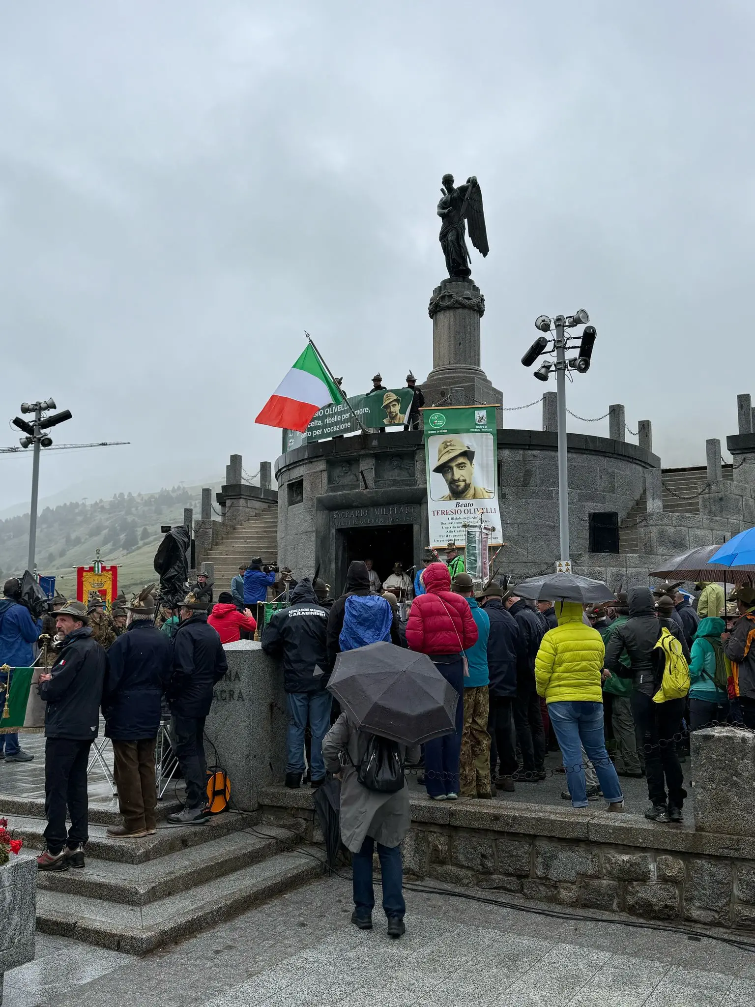 Pellegrinaggio in Adamello, la messa al Sacrario del Tonale