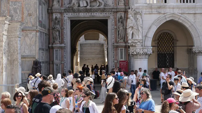 Presa d’assalto. Piazza San Marco a Venezia è sempre molto affollata, in ogni stagione dell’anno