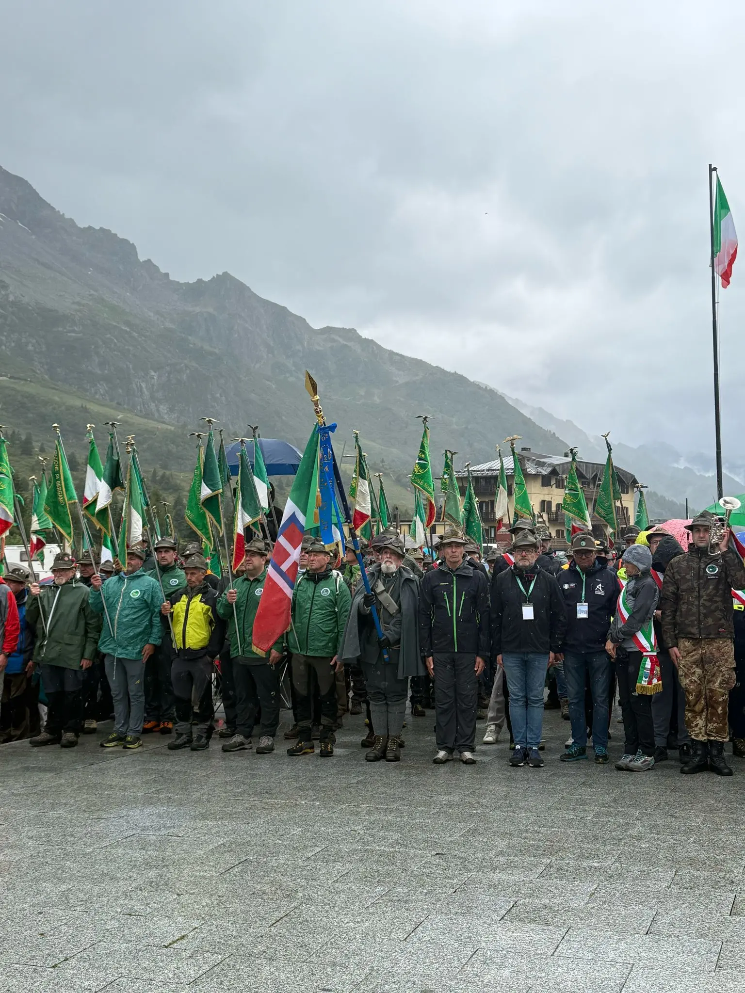 Pellegrinaggio in Adamello, la messa al Sacrario del Tonale