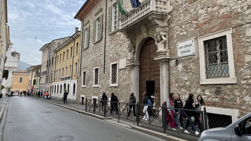 Il liceo Arnaldo in corso Magenta - © www.giornaledibrescia.it