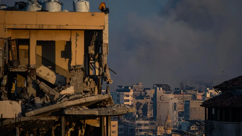 epa12211623 Smoke rises following an Israeli air strike during a military operation in an Al Shejaeiya neighborhood in the east of Gaza City, 02 July 2025. More than 55,700 Palestinians have been killed in the Gaza Strip, according to the Palestinian Ministry of Health, since Israel launched a military campaign in the strip in response to a cross-border attack led by the Palestinian militant group Hamas on 07 October 2023, in which about 1,200 Israelis were killed and more than 250 taken hostage. EPA/MOHAMMED SABER