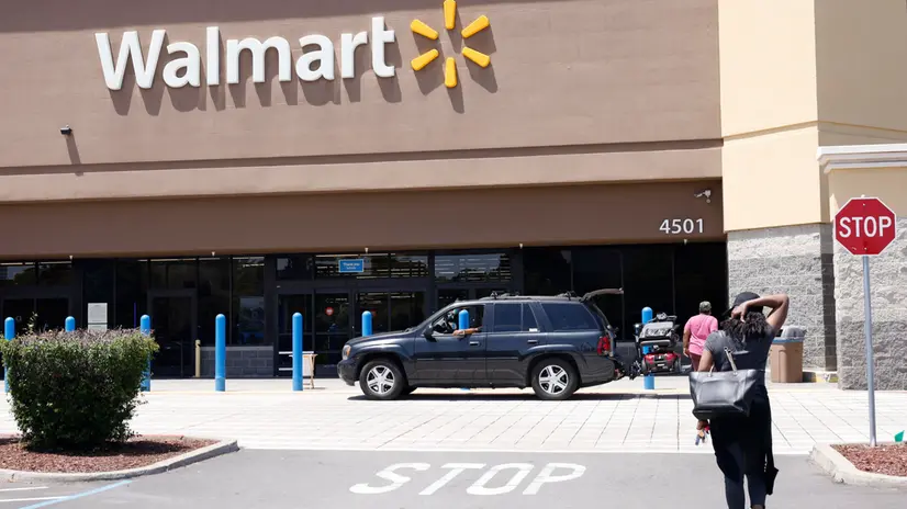 epa12108111 A Walmart store operates in Pleasanton, California, USA, 16 May 2025. Walmart, an American multinational discount department store known for its 'Everyday low price' slogan, has said price increases will soon come due to US President Trump's tariffs. EPA/JOHN G. MABANGLO