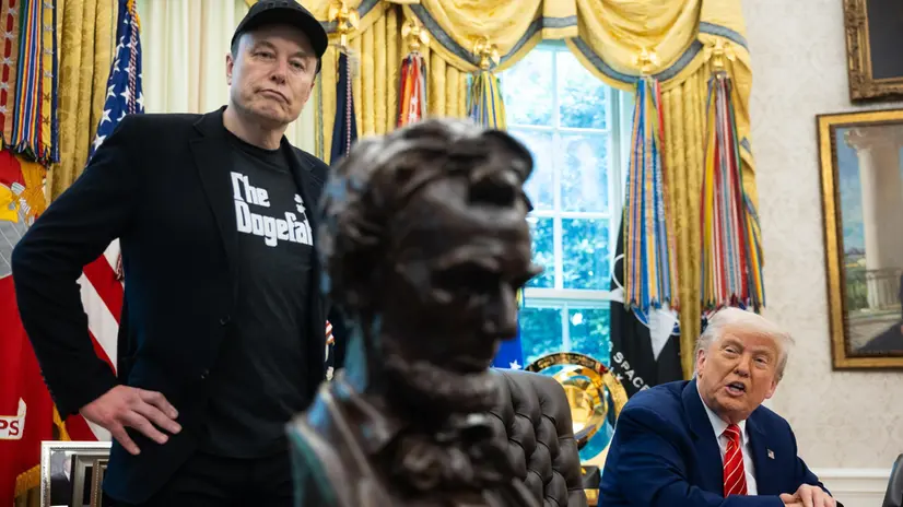 epa12145978 US President Donald Trump (R) and Elon Musk attend a press conference in the Oval Office at the White House in Washington, DC, USA, 30 May 2025. EPA/FRANCIS CHUNG / POOL