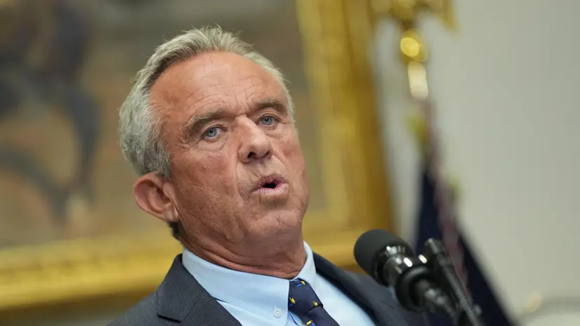 epa12094559 US Secretary of Health and Human Services Robert F. Kennedy Jr. makes remarks following US President Donald J Trump’s remarks on the India-Pakistan cease-fire, the new US-China Trade Deal, the return of Eden Alexander from Hamas captivity and the high cost of prescription drugs before signing an executive order that he promises will lower the cost of those prescription drugs almost immediately, during a press conference in the Roosevelt Room of the White House in Washington, DC, USA, 12 May 2025. EPA/CHRIS KLEPONIS/ POOL