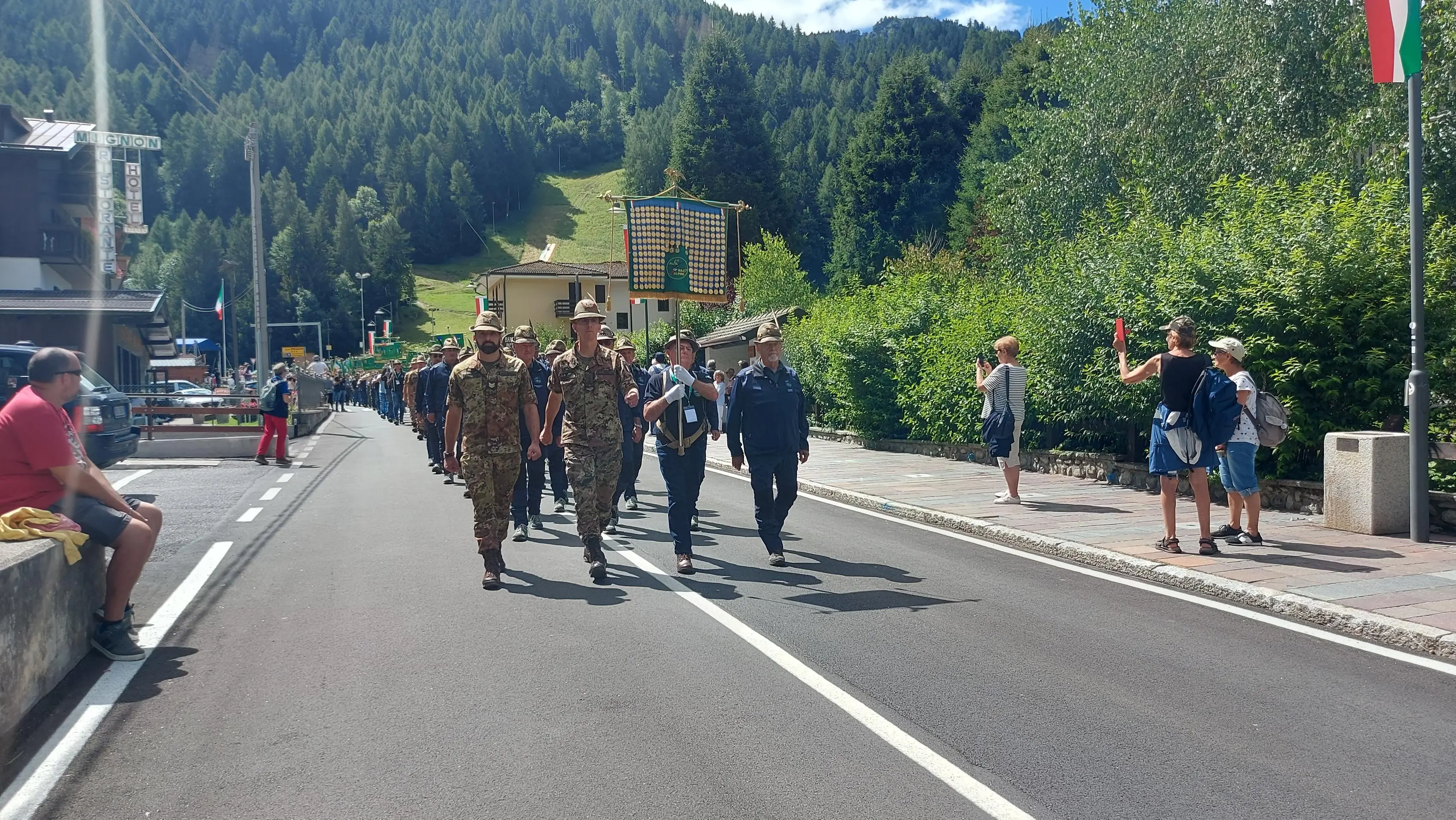 Il pellegrinaggio degli alpini in Adamello