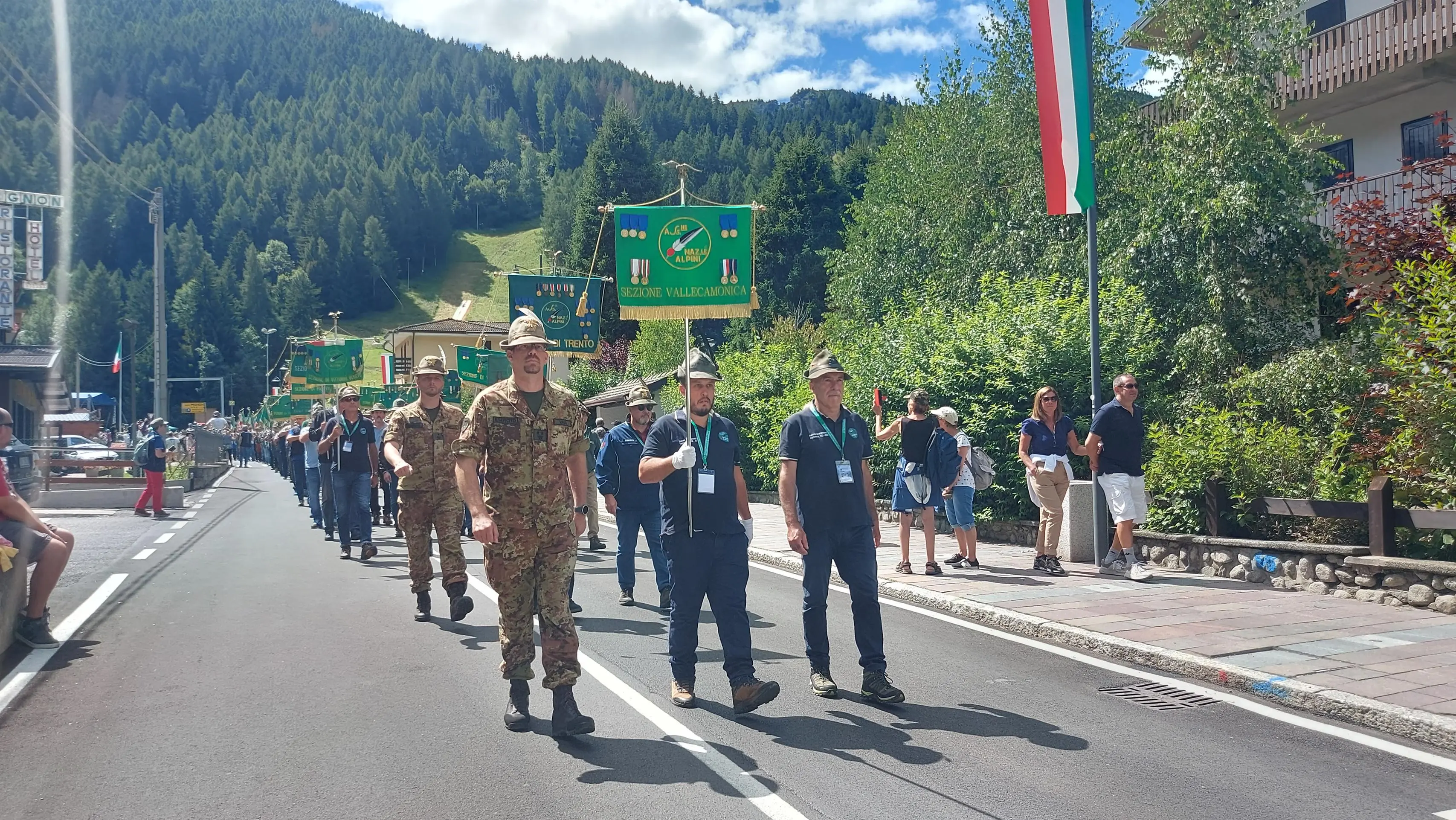 Il pellegrinaggio degli alpini in Adamello