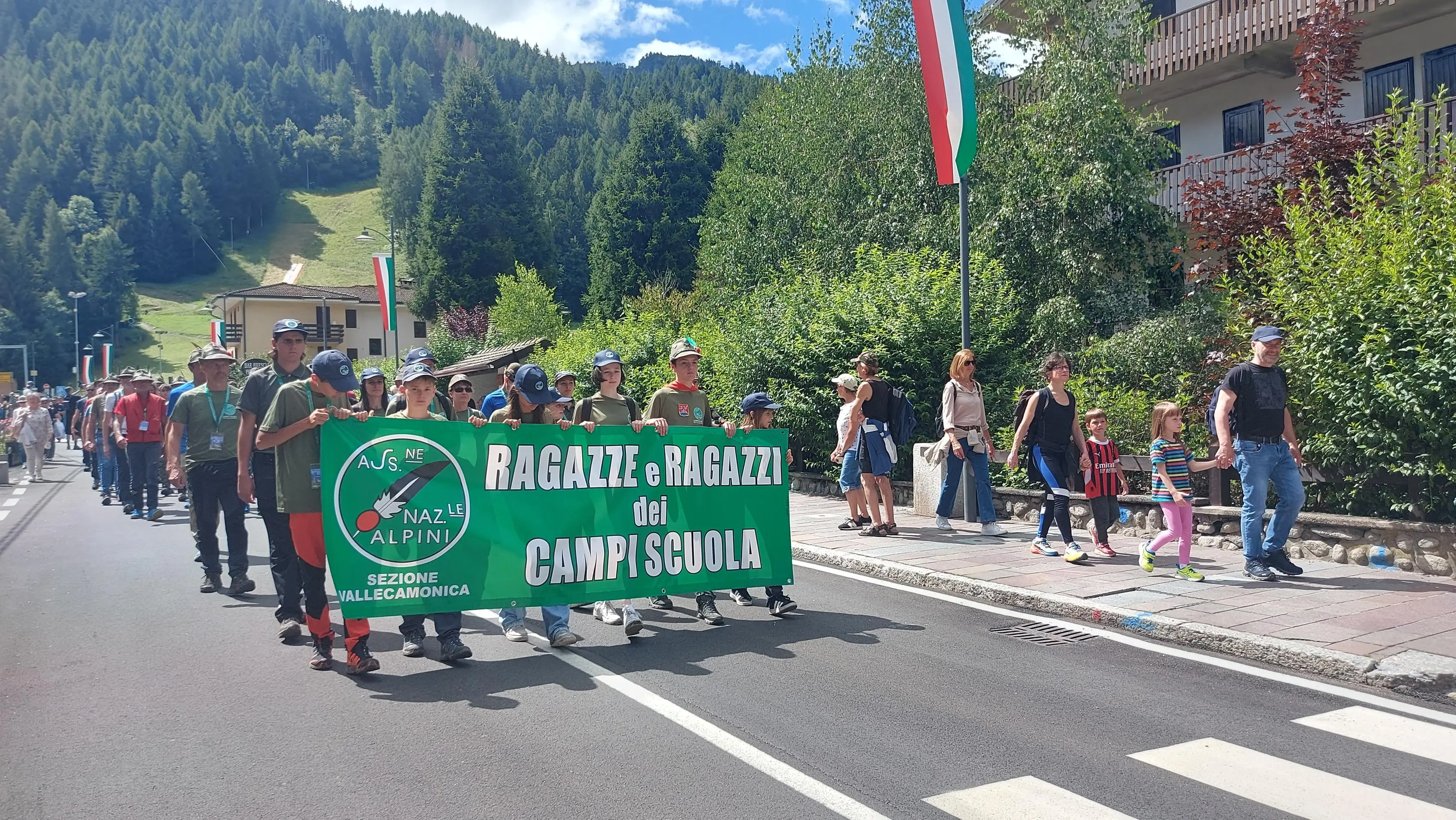 Il pellegrinaggio degli alpini in Adamello
