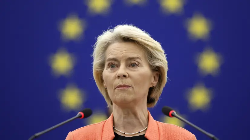 La presidente Ursula von der Leyen - Foto Epa/Guillaume Horcajuelo