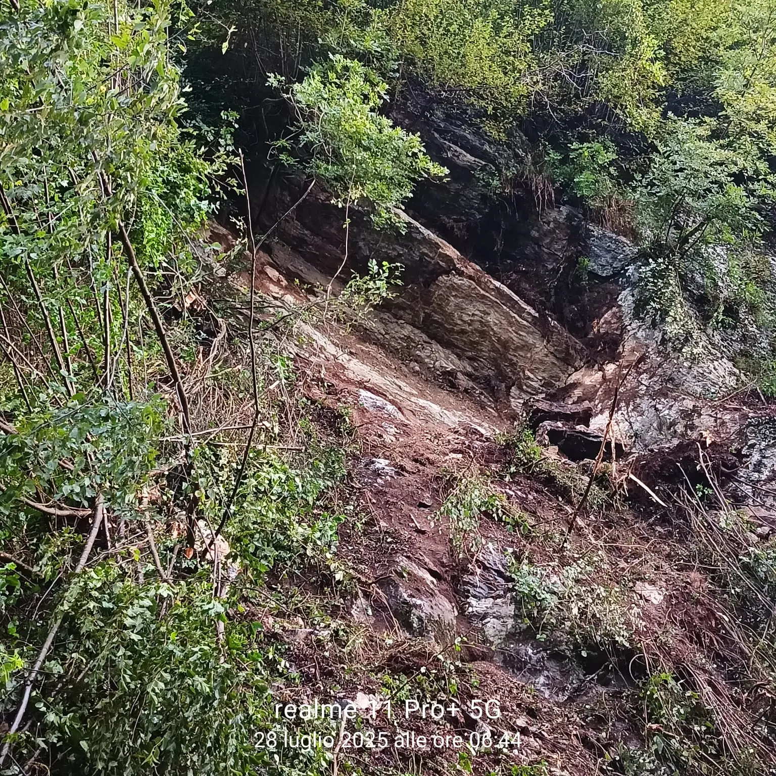 Strada interrotta tra Lozio e Ossimo per frana