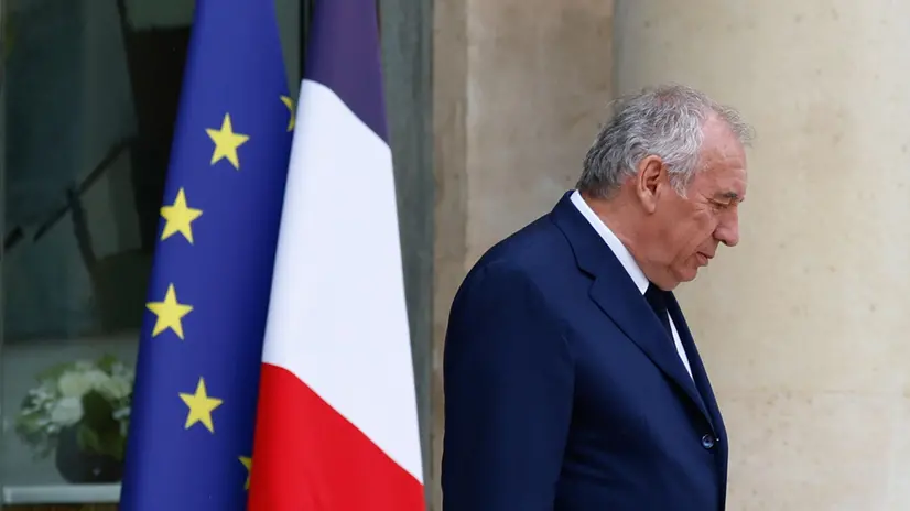 epa12240606 French Prime Minister Francois Bayrou leaves the Elysee Palace following a cabinet meeting in Paris, France, 16 July 2025. EPA/MOHAMMED BADRA