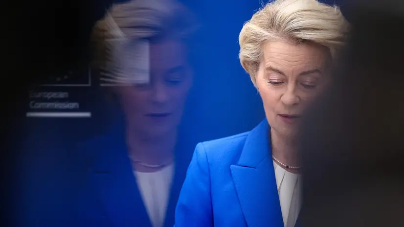 epaselect epa11939120 EU Commission President Ursula von der Leyen holds a press conference on a defense package aimed to secure Ukraine and Europe, at the EU Commission in Brussels, Belgium, 04 March 2025. US President Donald Trump announced to put on hold military aid to Ukraine. EPA/OLIVIER MATTHYS