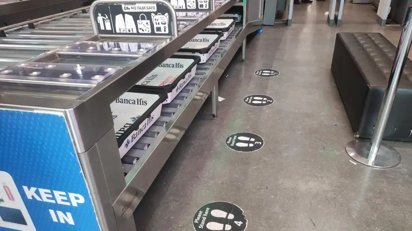 Via libera dell'UE al trasporto dei liquidi nel bagaglio a mano, applicato immediatamente all'aeroporto di Roma Fiumicino, 26 luglio 2025. ANSA/TELENEWS