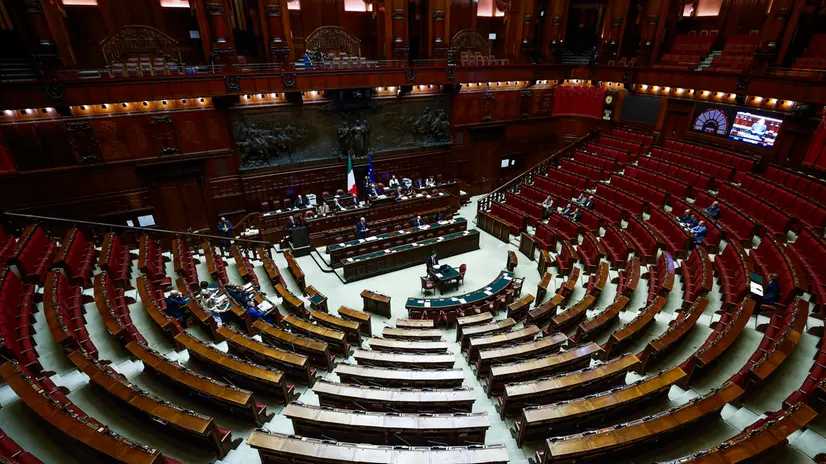 Il ministro degli Affari Europei, Politiche di Coesione e Pnrr Tommaso Foti in aula alla Camera dei Deputati durante lo svolgimento di interrogazioni a risposta immediata del Question Time, Roma, 18 giugno 2025. ANSA/ANGELO CARCONI