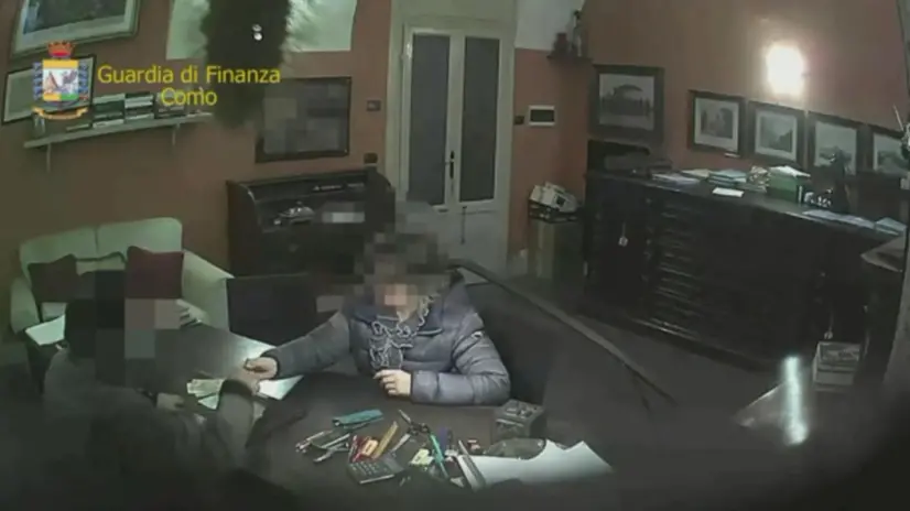 Frame---GUARDIA DI FINANZA COMO ESEGUITO IL SEQUESTRO DI LIQUIDITÀ E DI NUMEROSI IMMOBILI PER UN VALORE DI OLTRE 1,7 MILIONI DI EURO NEI CONFRONTI DEI SOGGETTI COINVOLTI NELL’OPERAZIONE “CHI VUOL ESSERE MILIONARIO”