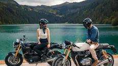 Una coppia in viaggio - Foto Unsplash