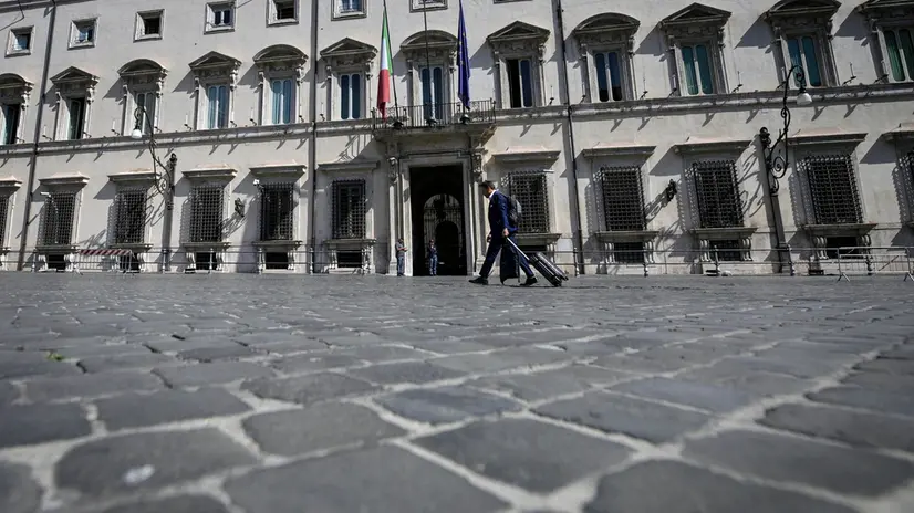 Piazza Colonna durante il vertice di maggioranza a Palazzo Chigi, Roma, 2 luglio 2020. ANSA/RICCARDO ANTIMIANI