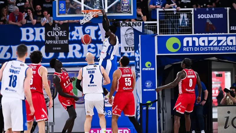 Maurice Ndour contro Reggio Emilia - Foto New Reporter Checchi © www.giornaledibrescia.it