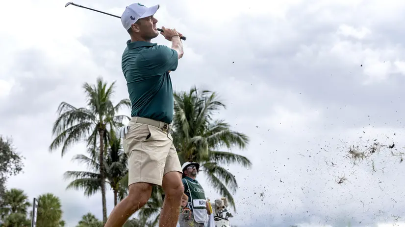 epa10929882 Martin Kaymer, Cleeks GC Captain in action during the first day of the LIV Golf Team Championship, at Trump National Doral Miami, in Doral, Florida, USA, 20 October 2023. EPA/CRISTOBAL HERRERA-ULASHKEVICH