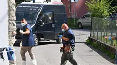 I rilievi dopo l'accoltellamento a Gardone Val Trompia