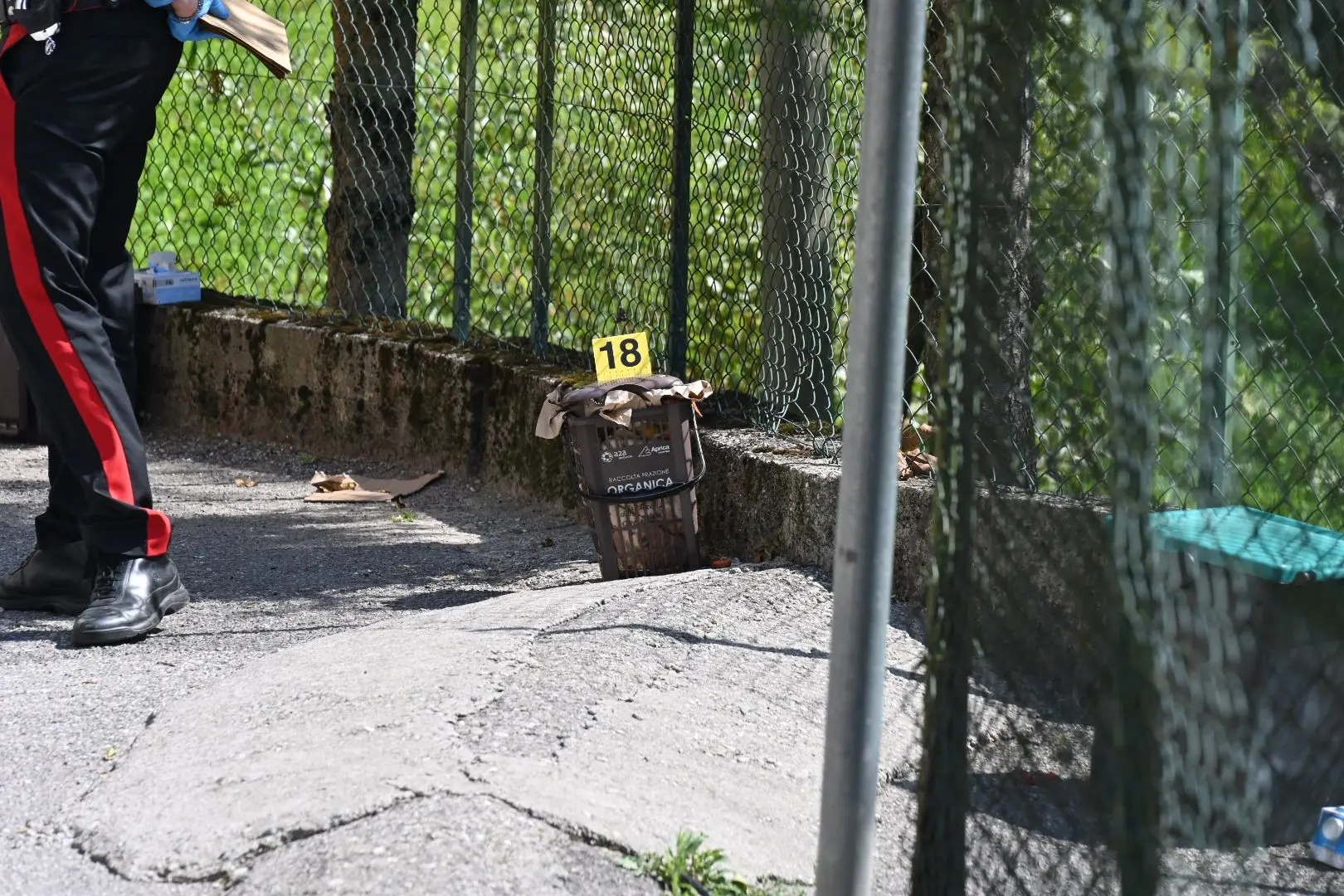 I rilievi dopo l'accoltellamento a Gardone Val Trompia