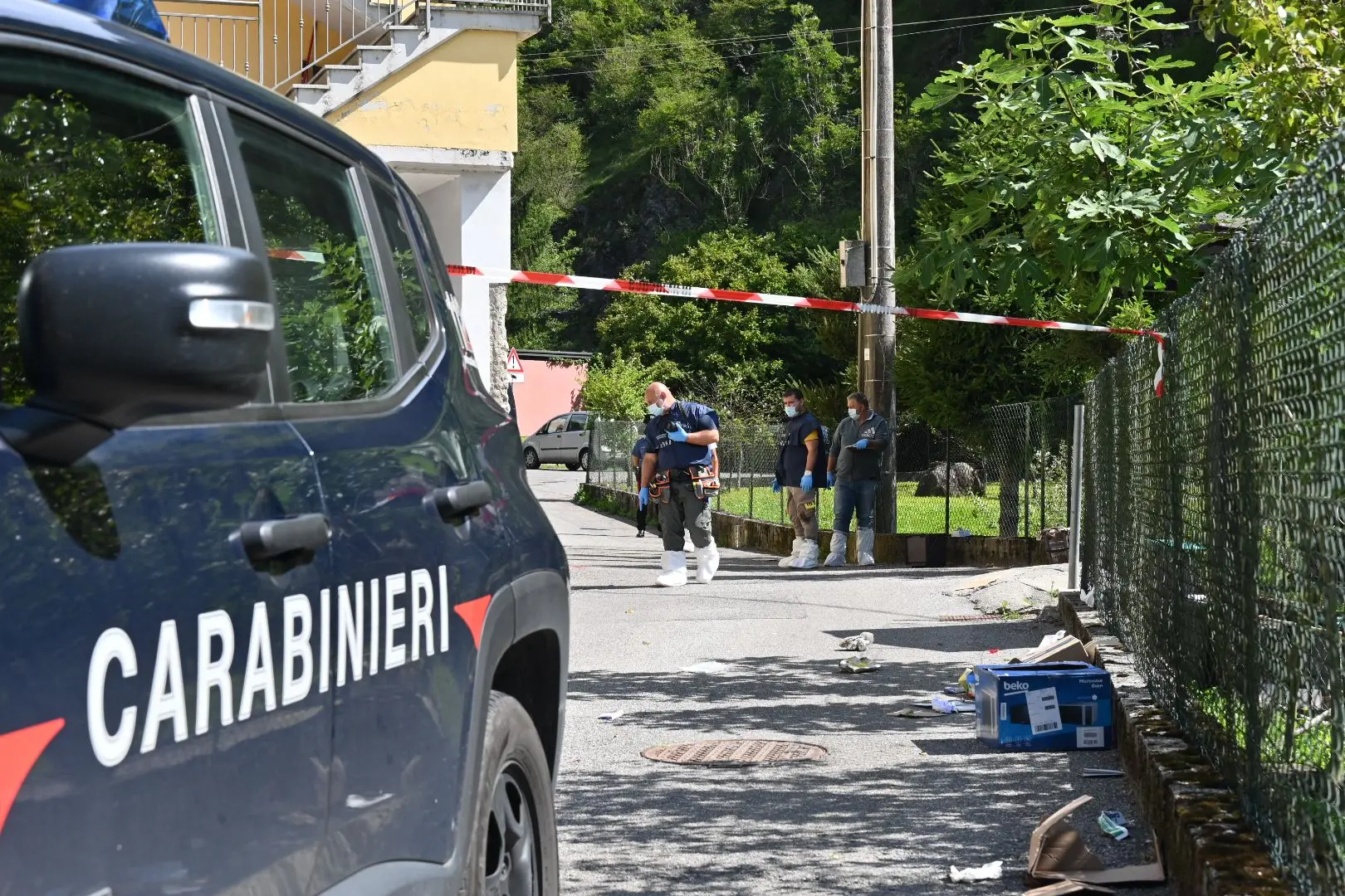 I rilievi dopo l'accoltellamento a Gardone Val Trompia