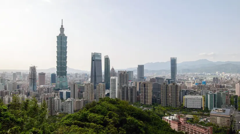 epa12006990 A general view of Taipei city, Taiwan, 03 April 2025. On 02 April, US President Trump imposed a series of "reciprocal tariffs" on US trading partners, including a 32 percent levy on Taiwanese goods that will go into effect on 09 April. EPA/RITCHIE B. TONGO