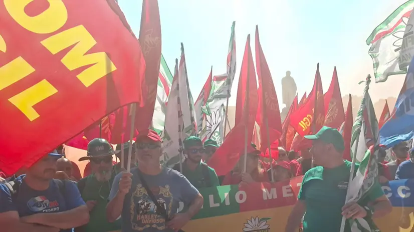 Manifestazione metalmeccanici ad Ancona, 800 in corteo.