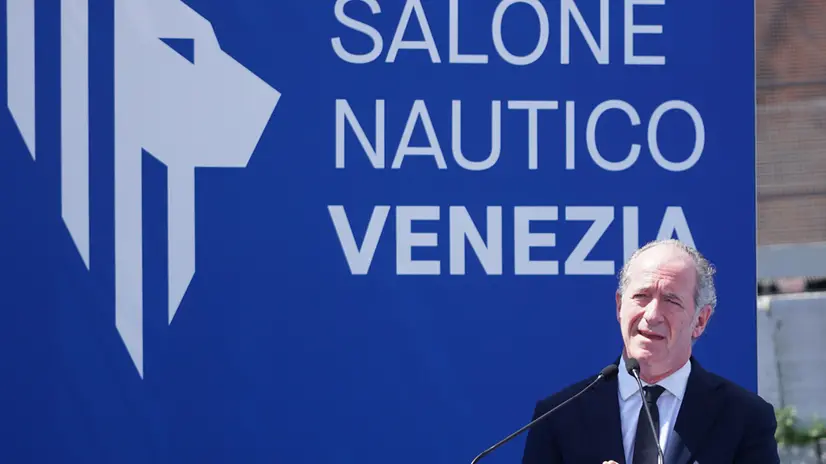 Cerimonia del taglio del nastro nella darsena Granda dell’Arsenale veneziano, per il sesto Salone Nautico, Venezia 29 maggio 2025: il governatore del Veneto Luca Zaia . ANSA/ANDREA MEROLA NPK
