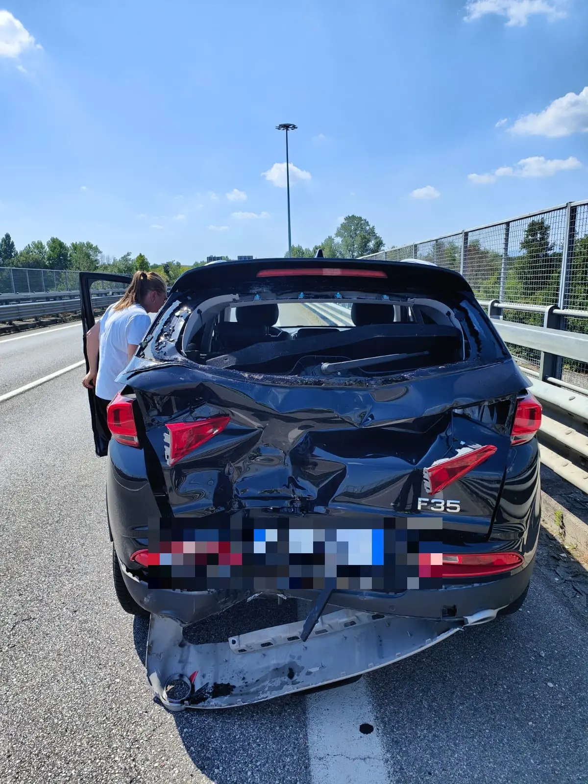 Sirmione, il luogo dell'incidente tra la moto e l'auto incolonnata