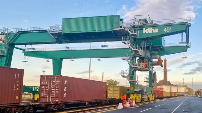 Il parco ferroviario Rugna nel porto di Genova ++NPK++