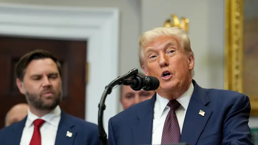 epa12275792 US President Donald J. Trump (R) speaks during an executive order signing ceremony in the Roosevelt Room of the White House in Washington, DC, USA, 31 July 2025. The order will formally reestablish the Presidential Fitness Test, creating school-based programs that reward excellence in physical education. EPA/ERIC LEE / POOL