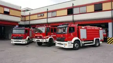 Mezzi dei Vigili del Fuoco al Comando di via Scuole - Foto Neg © www.giornaledibrescia.it