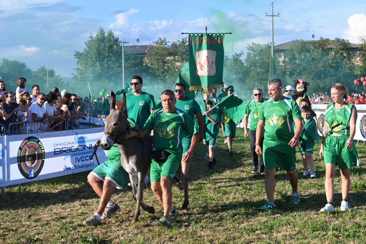 La 44esima edizione del Palio degli asini di Novagli