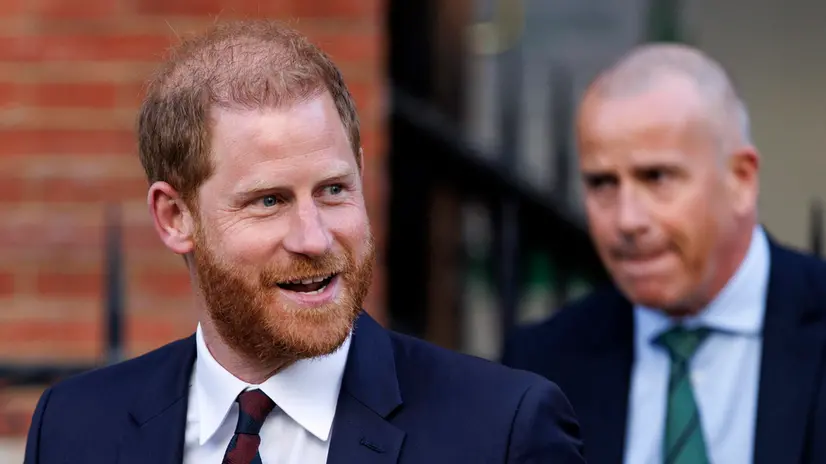 epaselect epa12021040 Britain's Prince Harry departs the High Court in London, Britain, 09 April 2025. Prince Harry is appealing against a High Court ruling that states he should not be provided the same level of protection given to other working members of the royal family. EPA/TOLGA AKMEN