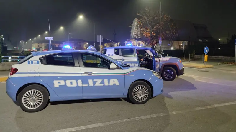 Auto della questura - © www.giornaledibrescia.it