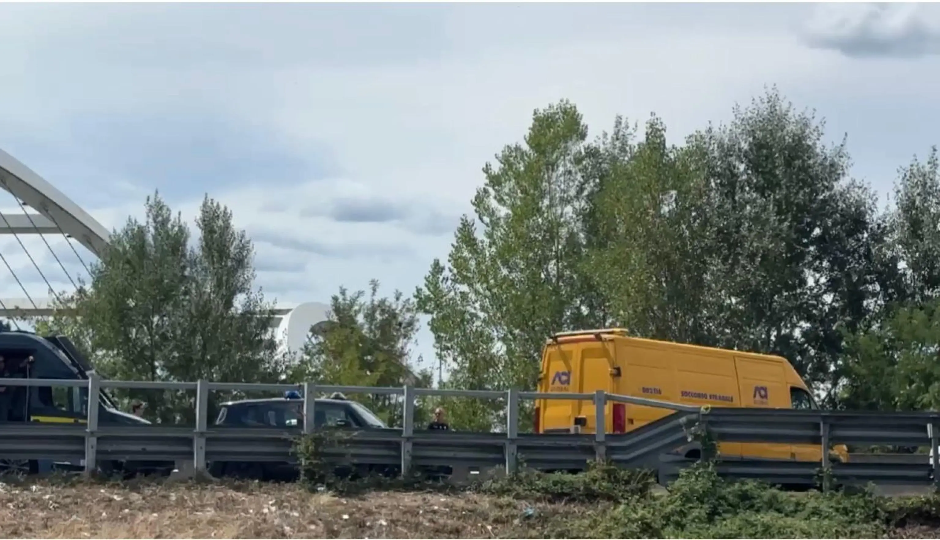 A1, i mezzi coinvolti nello schianto