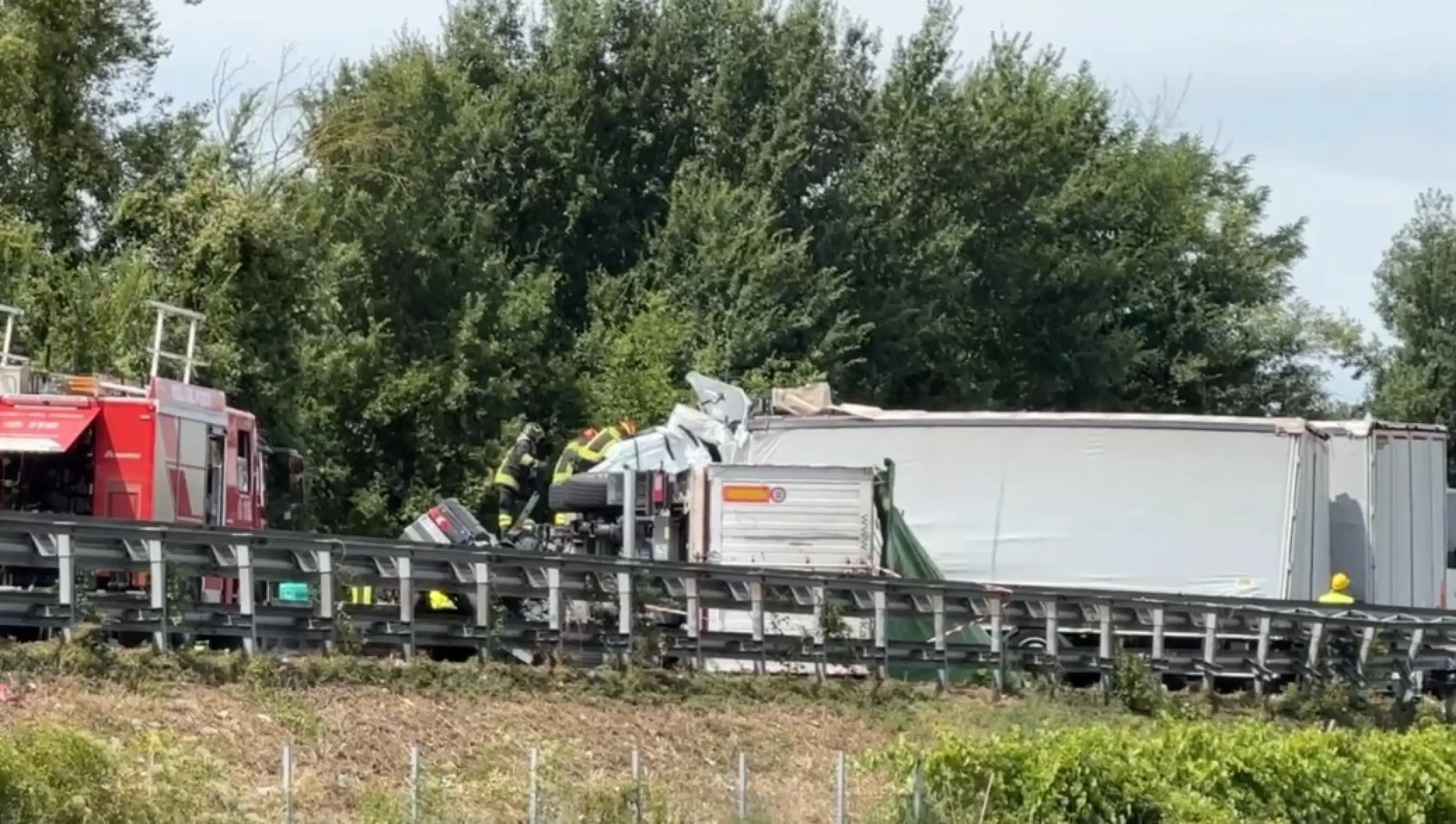 A1, i mezzi coinvolti nello schianto
