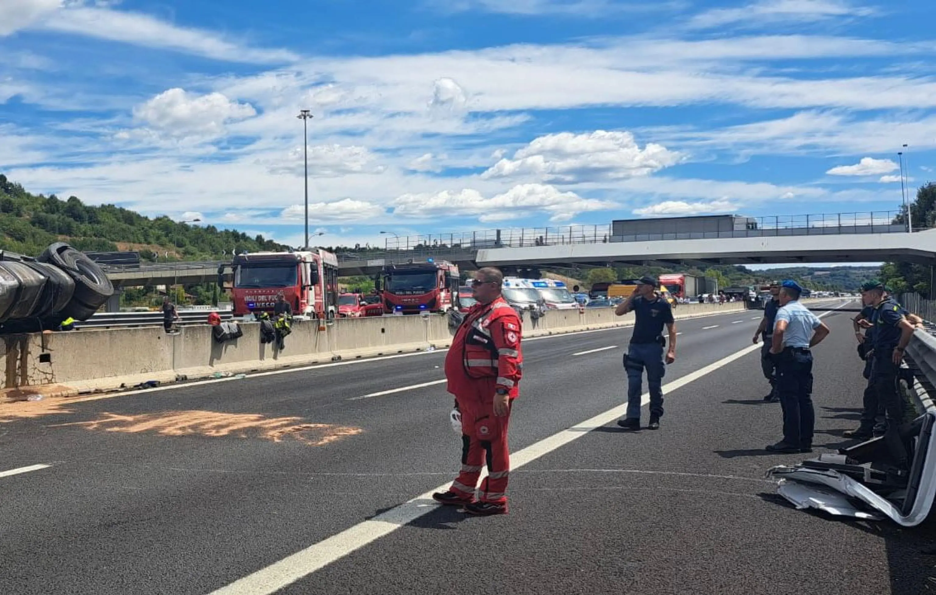 A1, i mezzi coinvolti nello schianto