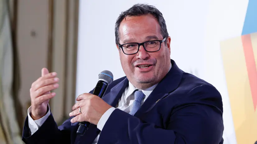 Claudio Durigon, sottosegretario di Stato al ministero del lavoro e delle politiche sociali e Francesco Baroni durante l’assemblea generale di Assolavoro dal titolo ‘Aspettative e bisogni: persone lavoro scenari’’, Roma 24 giugno 2025. ANSA/FABIO FRUSTACI (NPK)