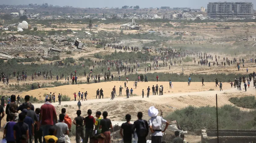 L'attesa per gli aiuti umanitari a Gaza - Foto Ansa © www.giornaledibrescia.it