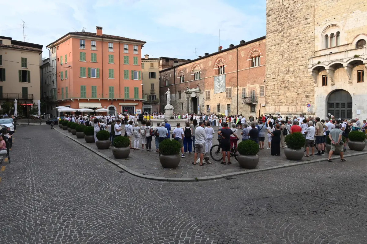 CRONACA BRESCIA CORTEO SILENZIOSO PER L' OTTANTESIMO ANNIVERSARIO DI HIROSHIMA REDAZIONE CRONACA 06-08-2025 GABRIELE STRADA NEW EDEN GROUP