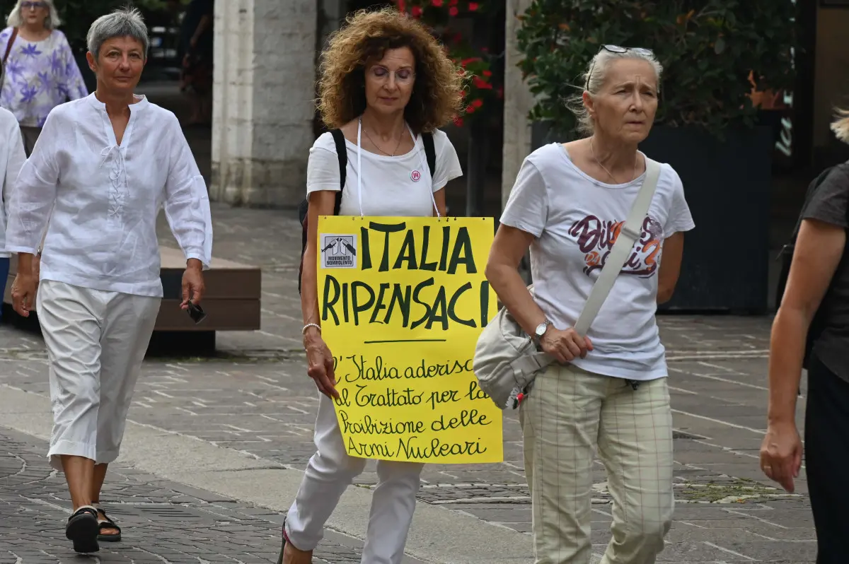 CRONACA BRESCIA CORTEO SILENZIOSO PER L' OTTANTESIMO ANNIVERSARIO DI HIROSHIMA REDAZIONE CRONACA 06-08-2025 GABRIELE STRADA NEW EDEN GROUP