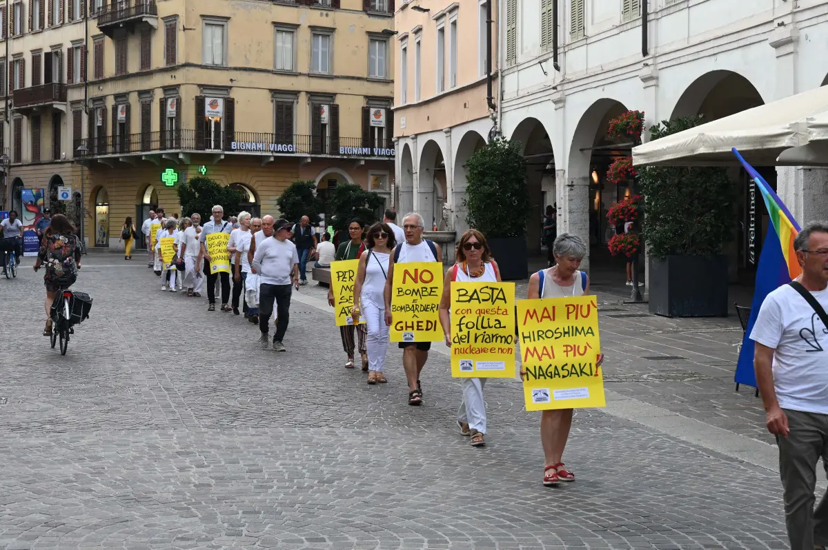 CRONACA BRESCIA CORTEO SILENZIOSO PER L' OTTANTESIMO ANNIVERSARIO DI HIROSHIMA REDAZIONE CRONACA 06-08-2025 GABRIELE STRADA NEW EDEN GROUP