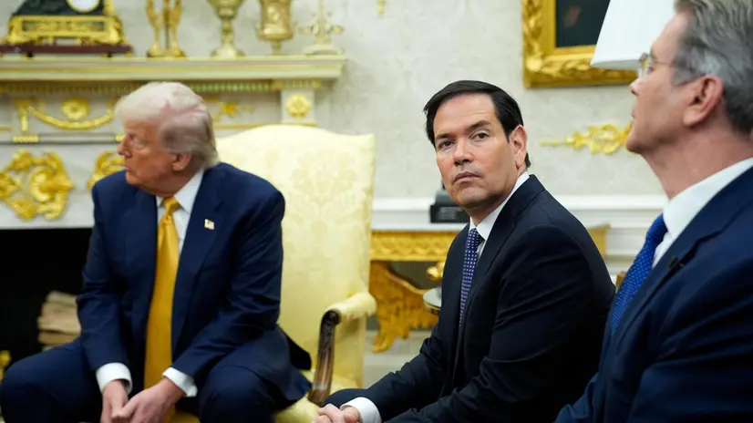 epa12253690 U.S. Secretary of State Marco Rubio (C) looks on during a meeting between US President Donald Trump (L) and the Philippine president in the Oval Office at the White House in Washington, DC., USA, 22 July 2025. EPA/YURI GRIPAS / POOL